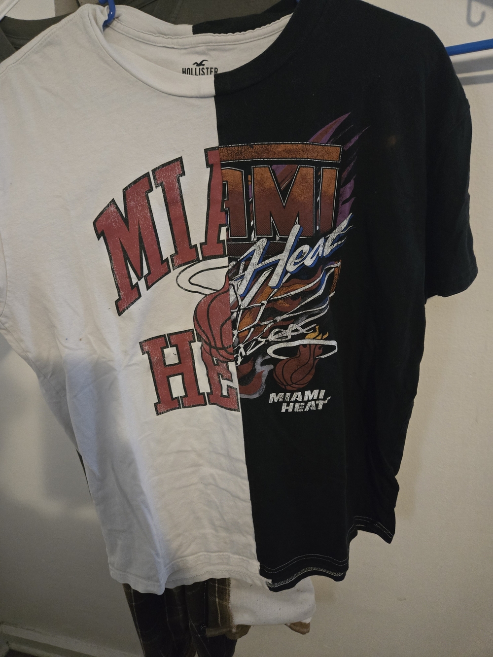 Hollister Miami Heat Split Graphic Tee - White & Black